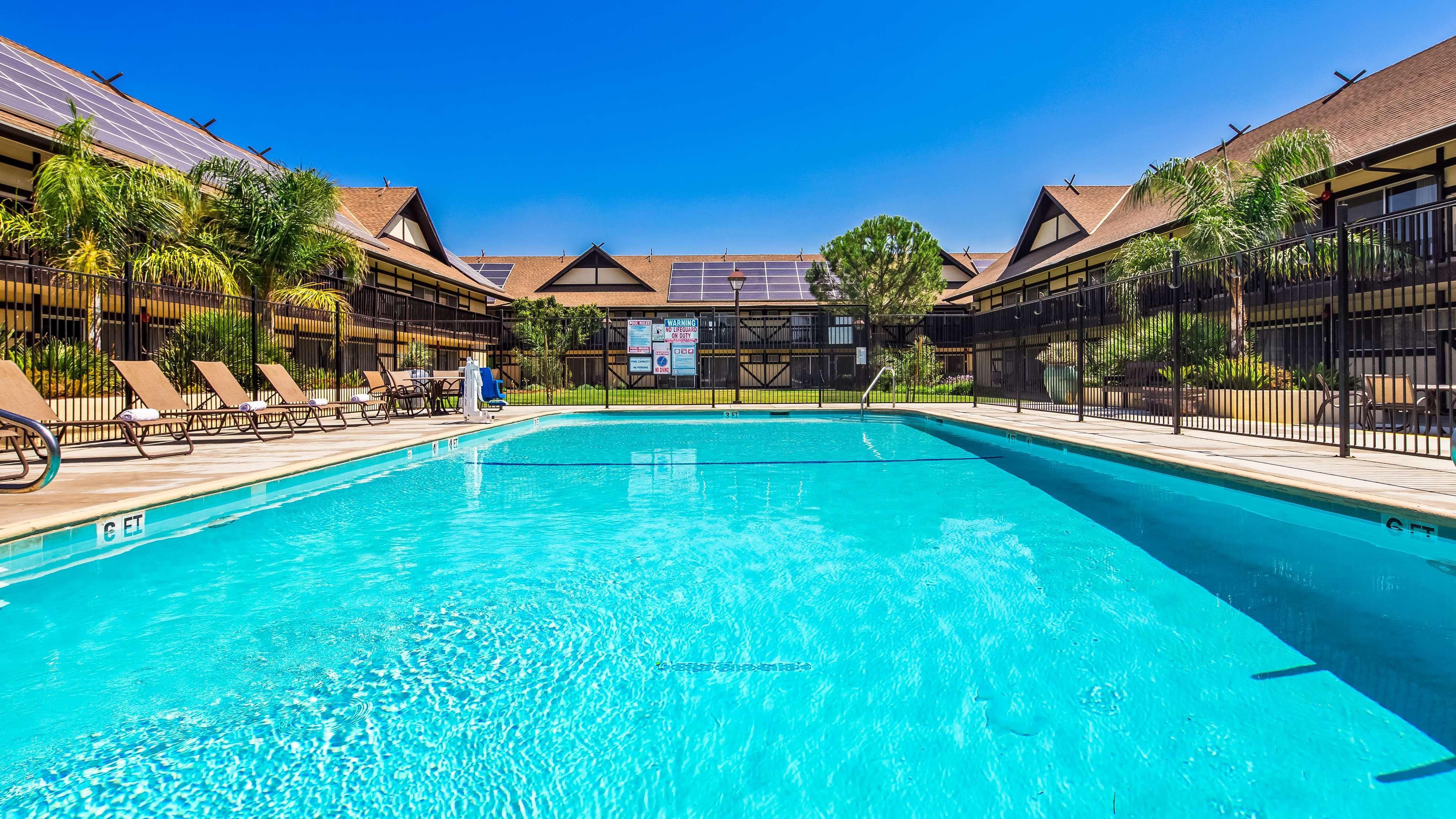 Best Western Andersen'S Inn Санта-Нелла Экстерьер фото